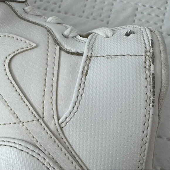 Nike Air Jordan 1 Mid Activewear Sneakers White Size 7Y Unisex Lady 8.5 - Picture 8 of 9
